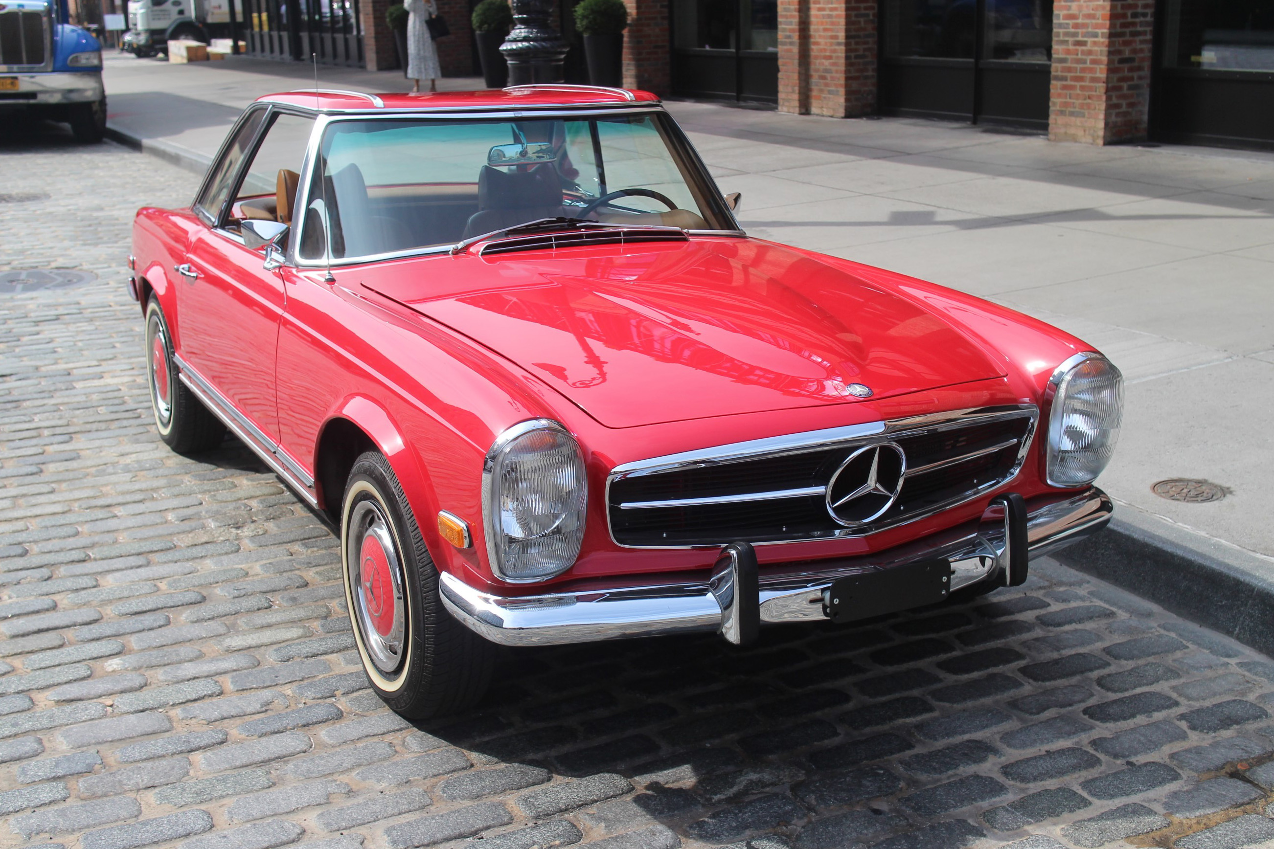 1971 MERCEDES-BENZ 280 SL PAGODA