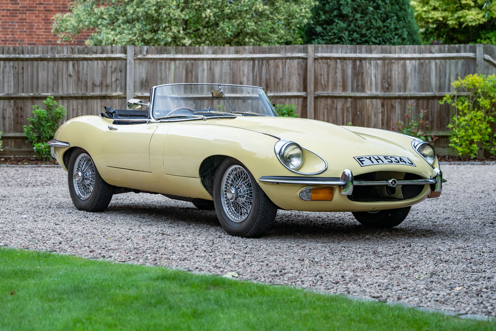 NO RESERVE: 1970 JAGUAR E-TYPE SERIES 2 4.2 ROADSTER