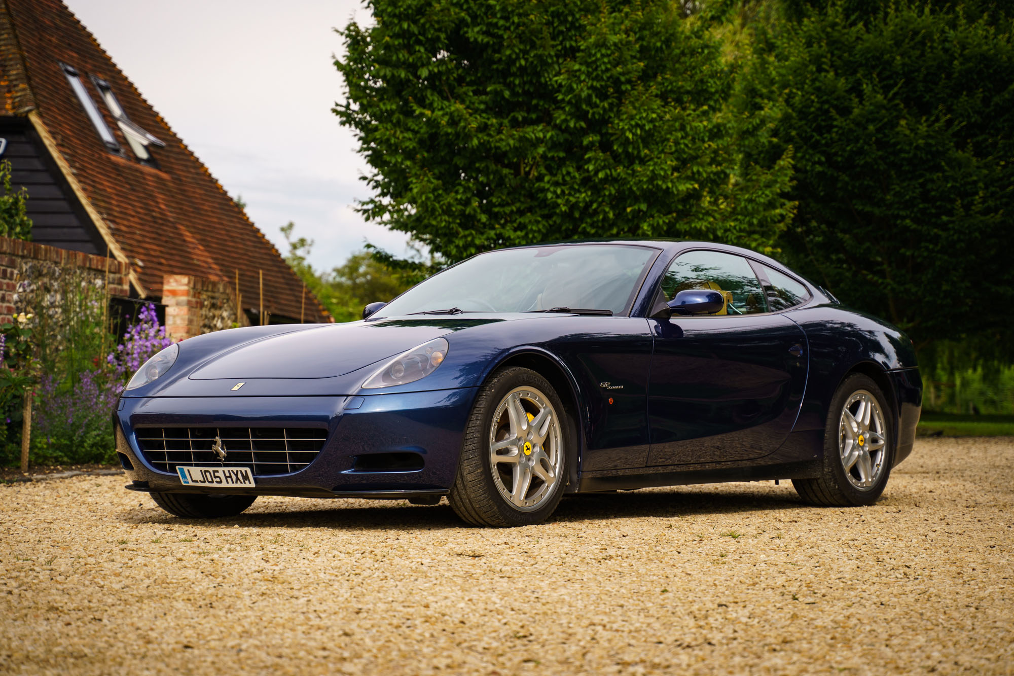 NO RESERVE: 2005 FERRARI 612 SCAGLIETTI