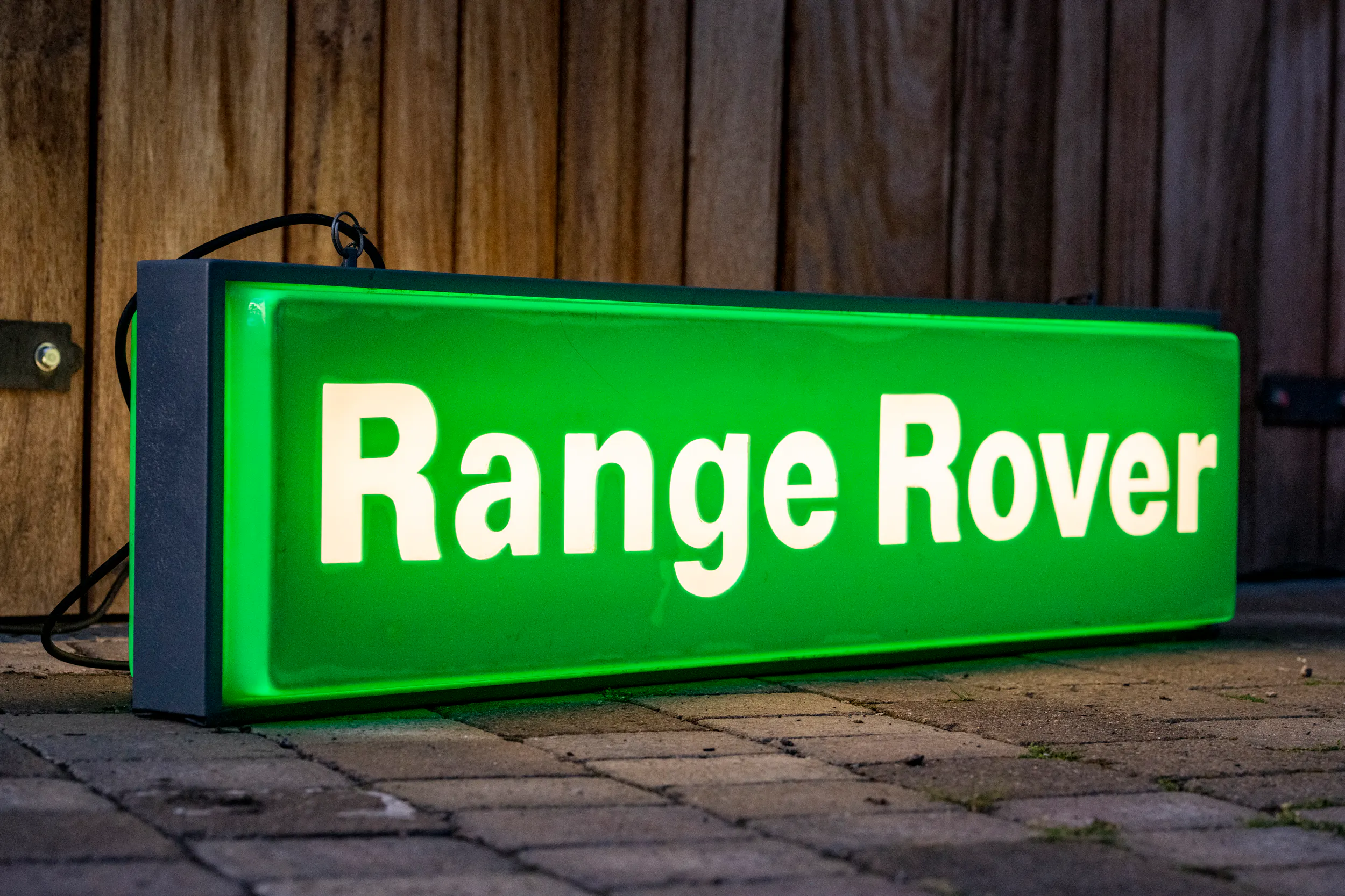 RANGE ROVER ILLUMINATED SIGN