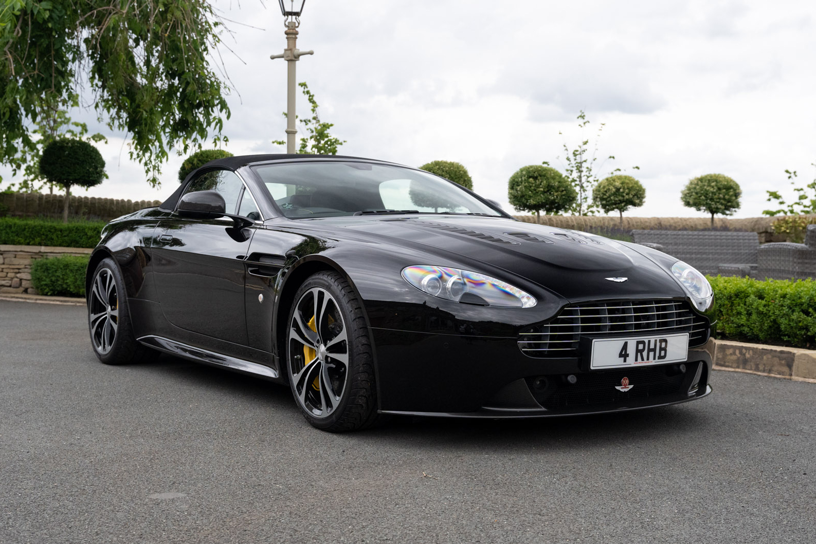 2013 ASTON MARTIN V12 VANTAGE ROADSTER