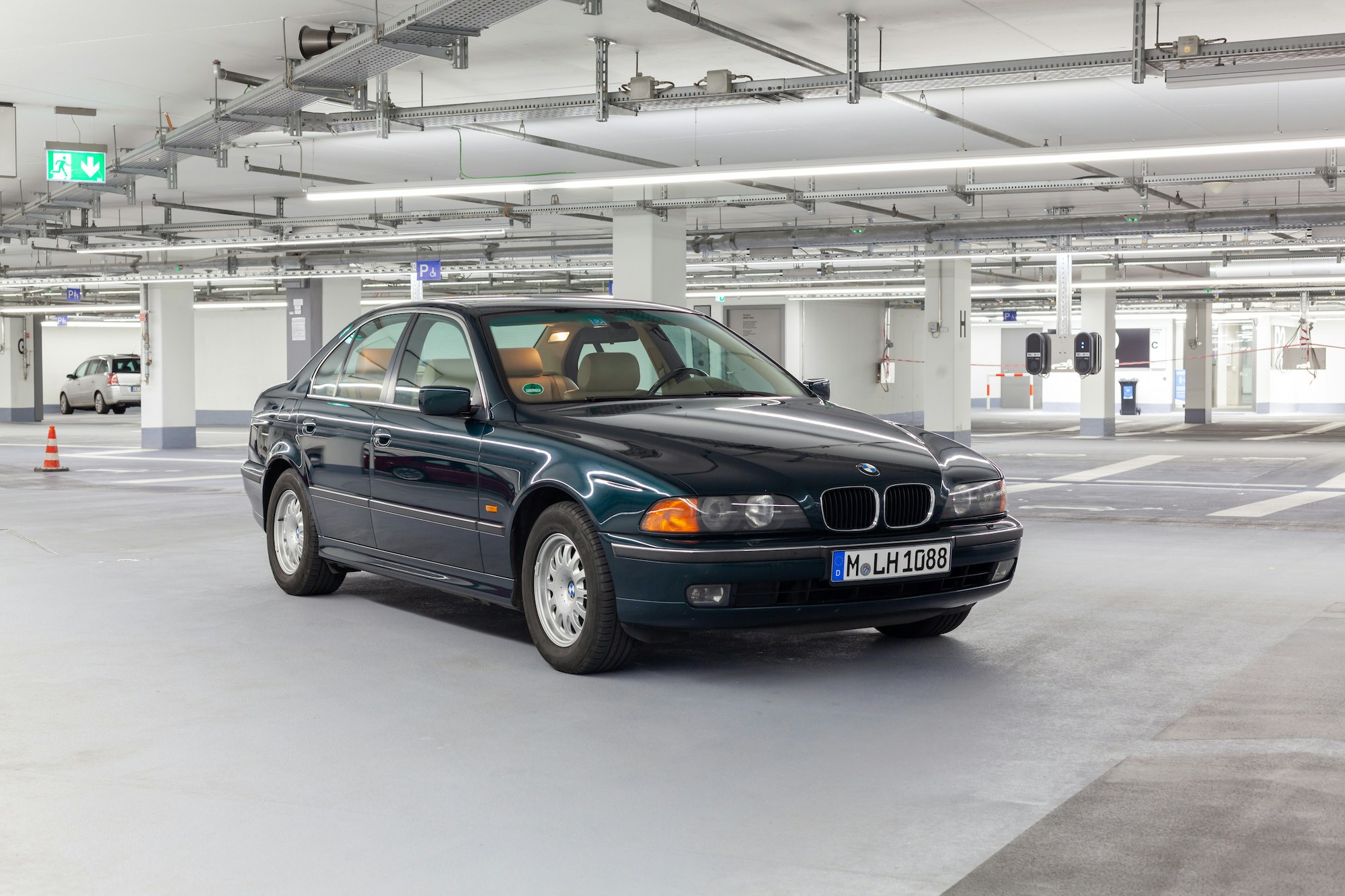 Getränkehalter for BMW 5 Series E39 Sedan (11.1995 - 06.2003) Preis: € 34.41