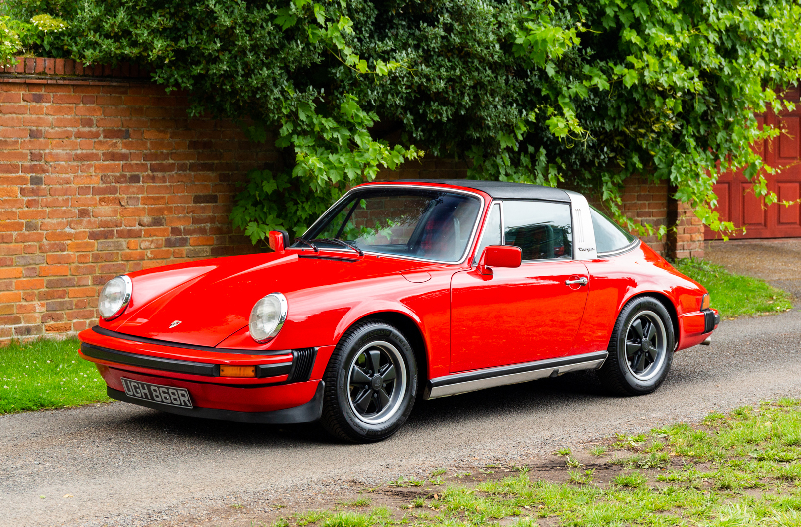 NO RESERVE: 1976 PORSCHE 911 2.7 TARGA