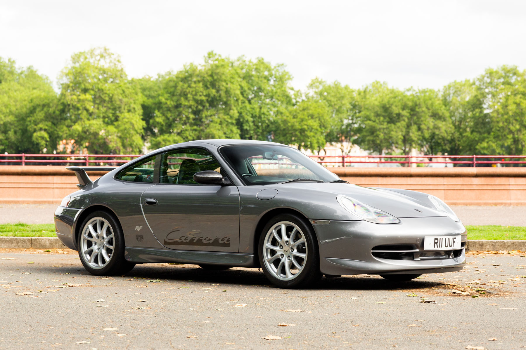 NO RESERVE: 2001 PORSCHE 911 (996) CARRERA 2