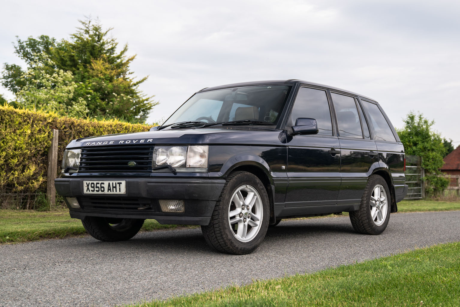 NO RESERVE: 2000 RANGE ROVER 4.6 VOGUE (P38)