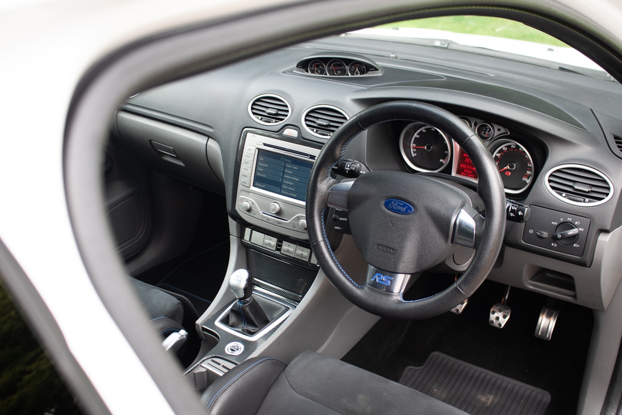 ford focus rs 2010 interior