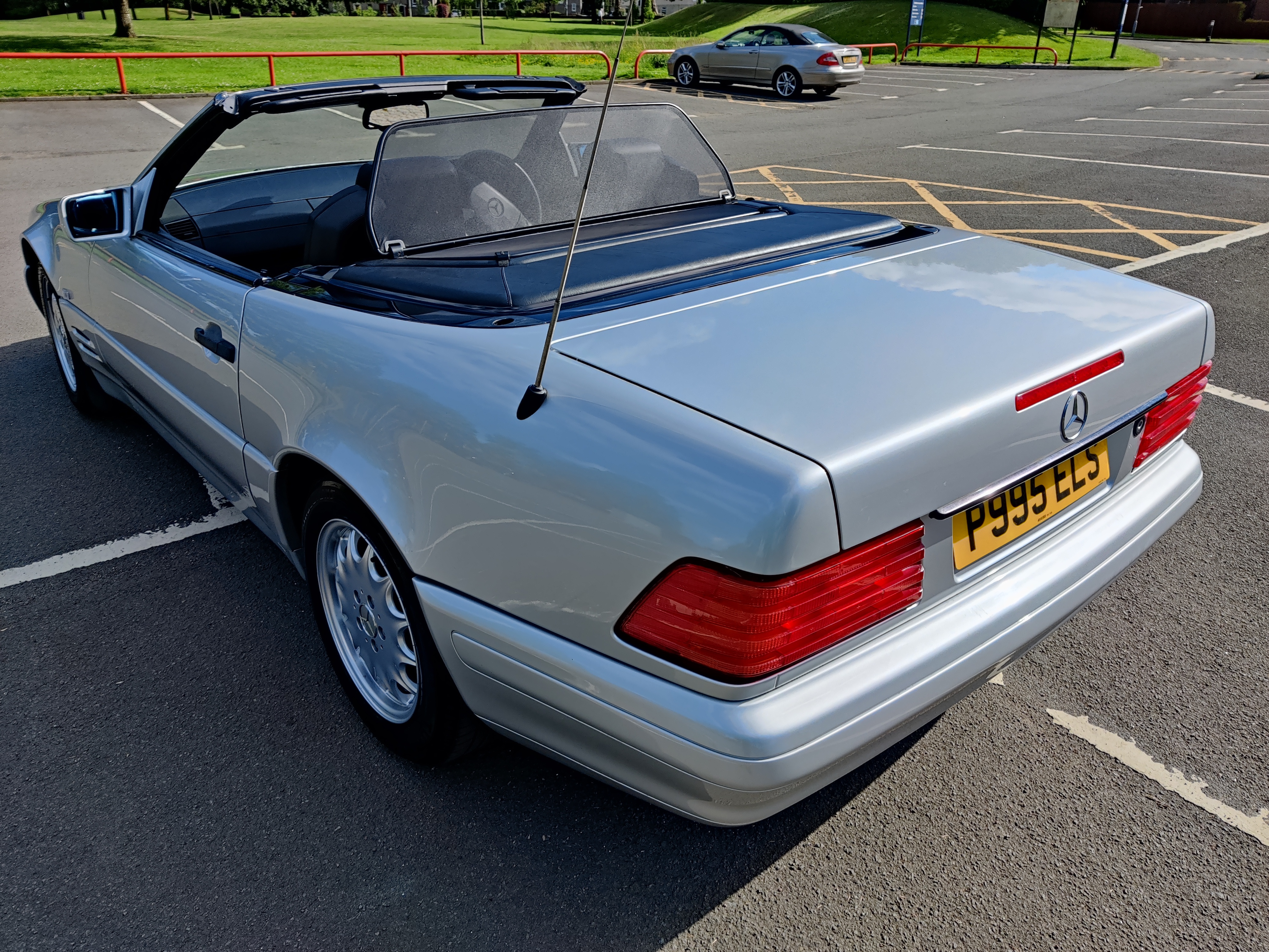 1997 MERCEDES-BENZ (R129) SL 280