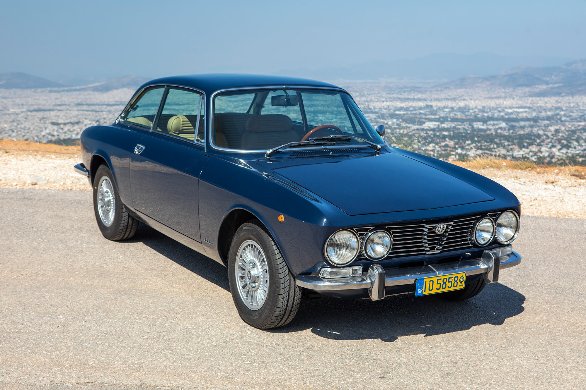 価格は安く ALFA ROMEO 2000GT VELOCE オーナーズマニュアル 英語版