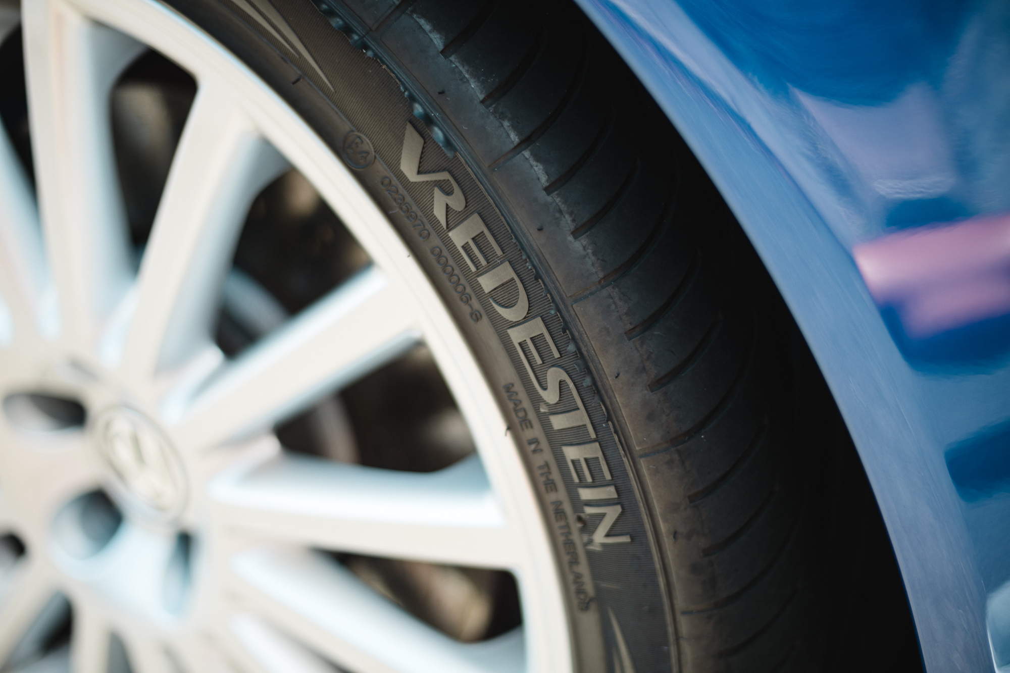 2003 VOLKSWAGEN GOLF (MK4) R32