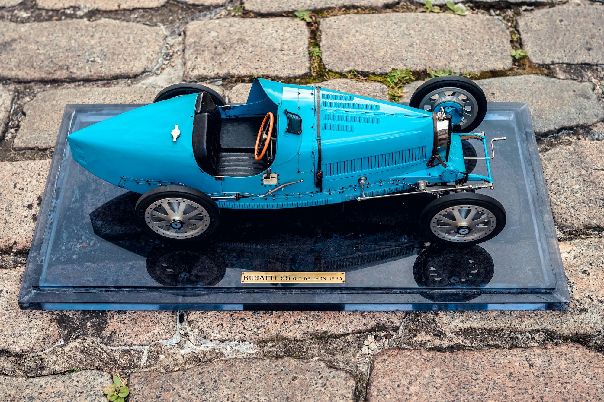 BUGATTI TYPE 35 - 1:8 SCALE MODEL