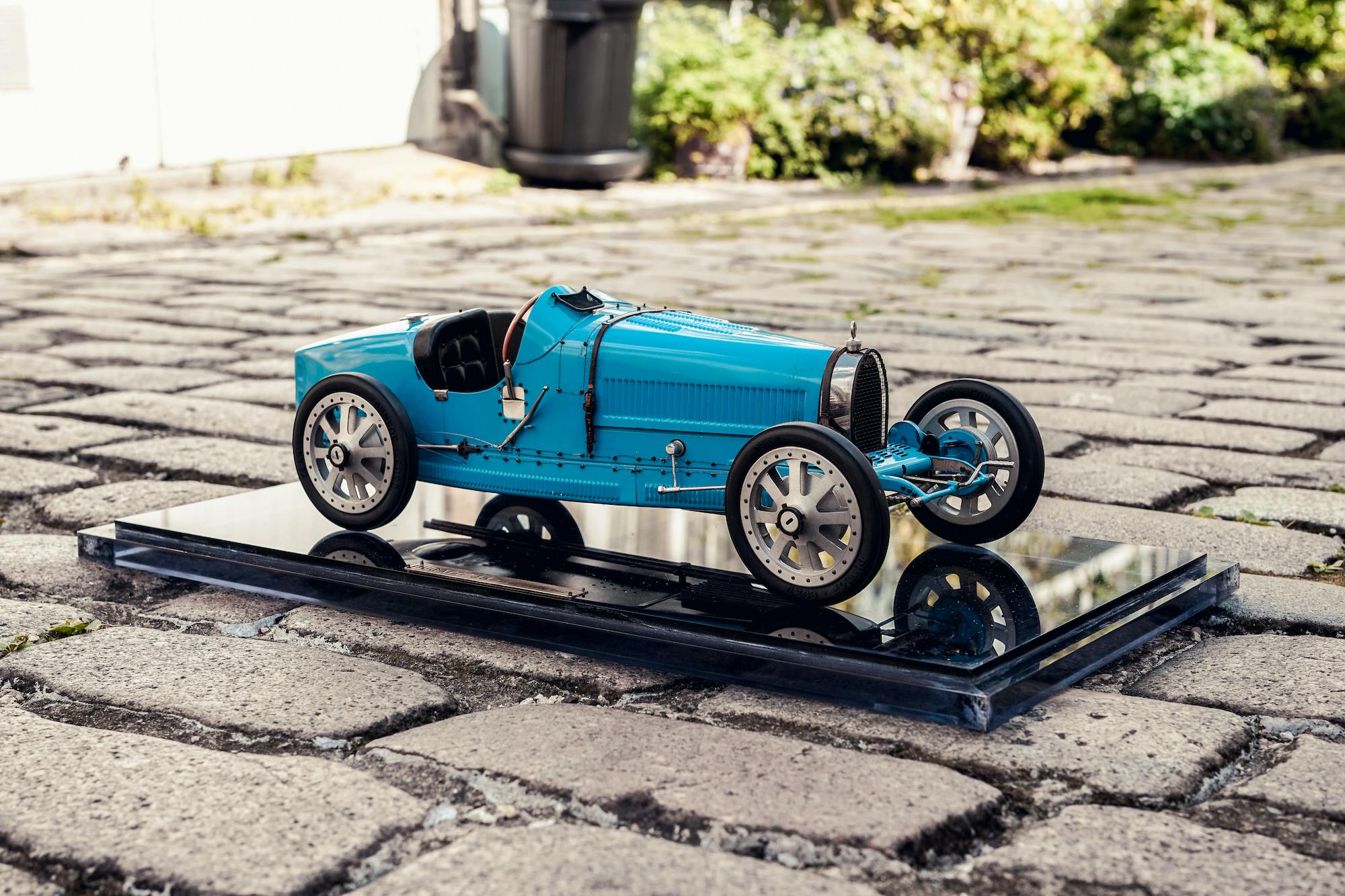 BUGATTI TYPE 35 - 1:8 SCALE MODEL