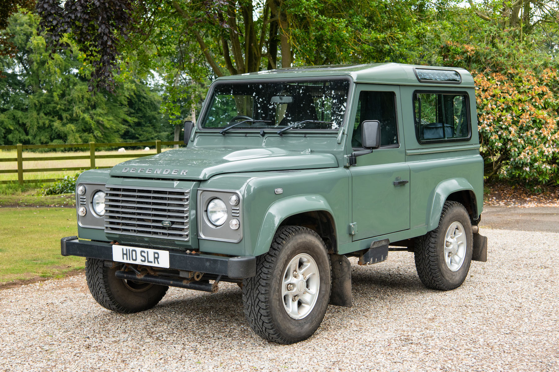 NO RESERVE: 2016 LAND ROVER DEFENDER 90 XS