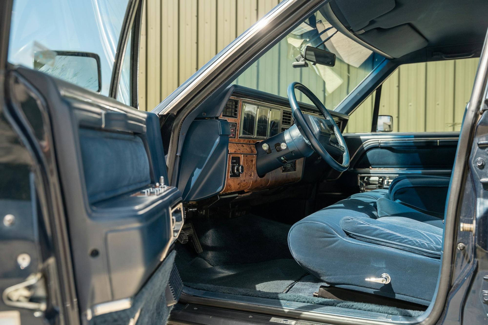 1986 LINCOLN TOWN CAR