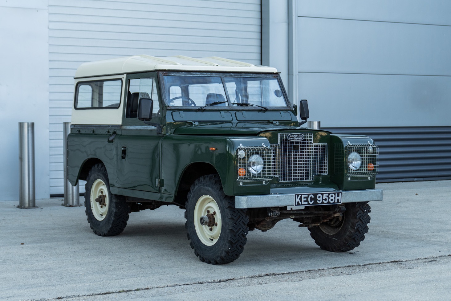 1970 LAND ROVER SERIES IIA 88"