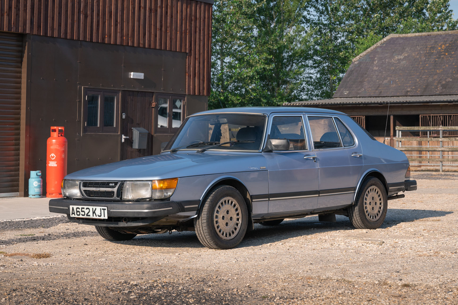 NO RESERVE: 1984 SAAB 900 GLE