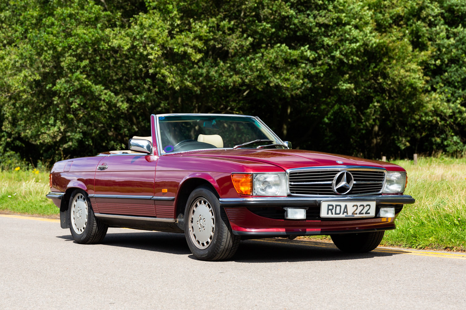 1989 MERCEDES-BENZ (R107) 300 SL