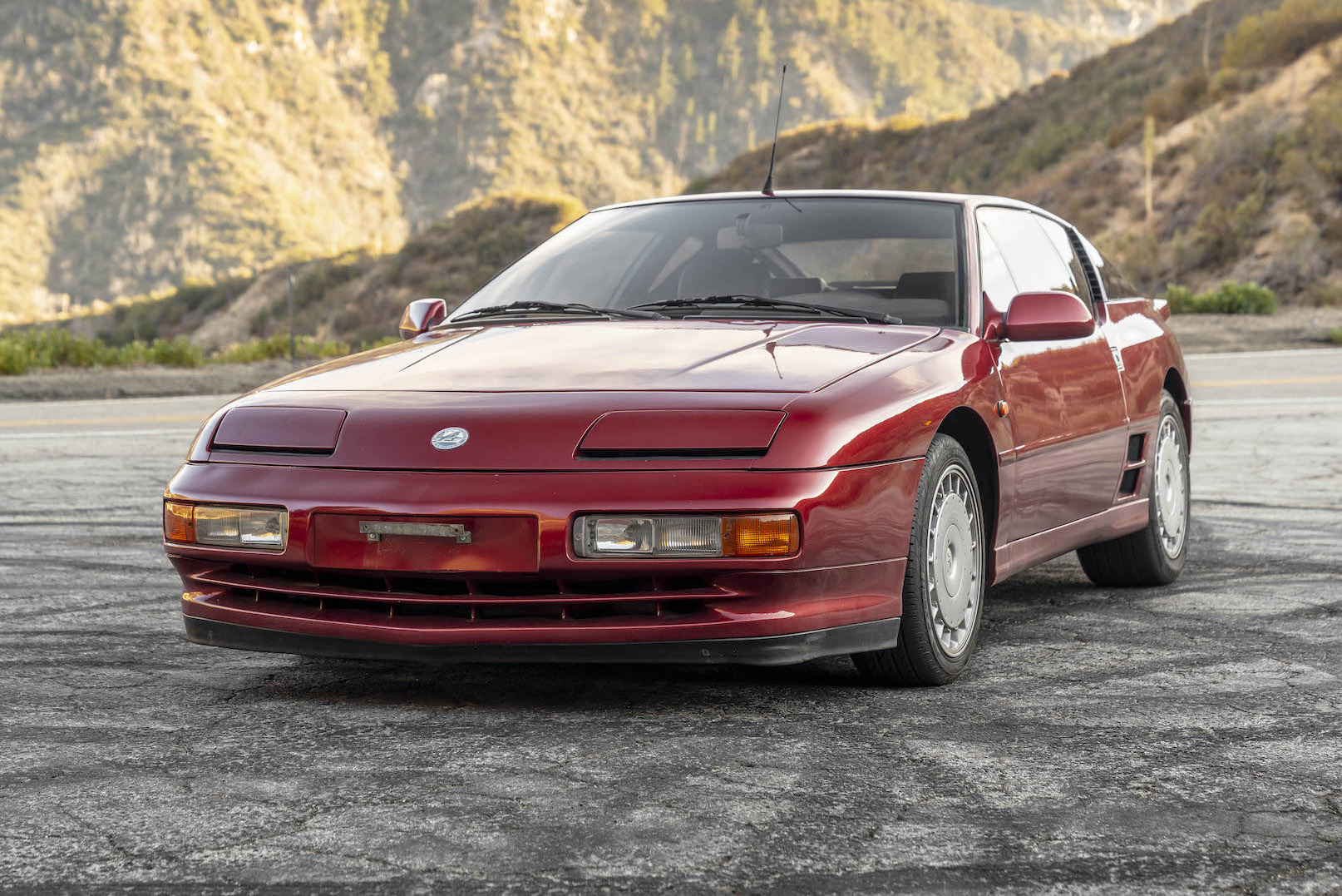 NO RESERVE: 1993 ALPINE A610