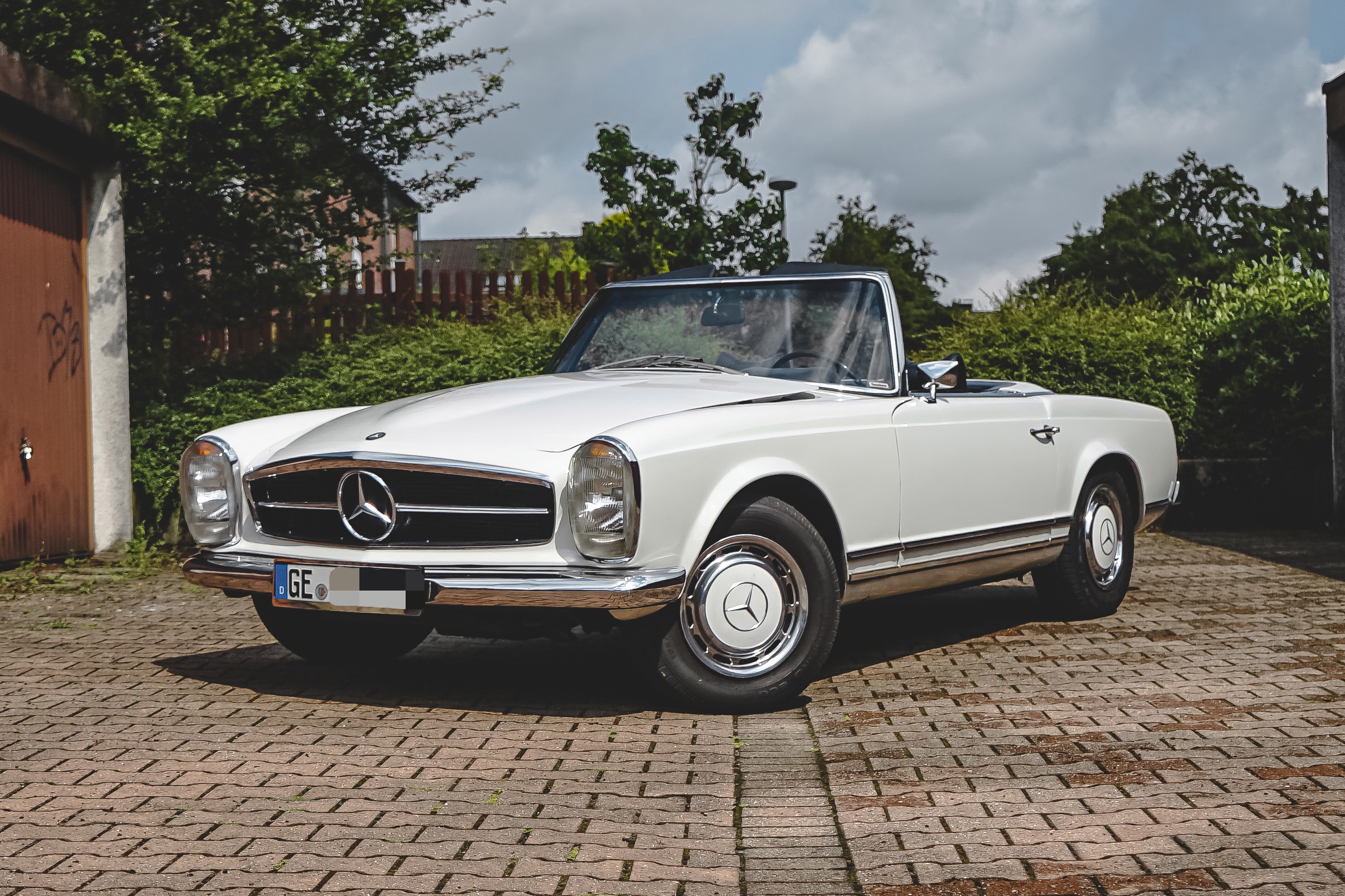 1970 MERCEDES-BENZ 280 SL PAGODA