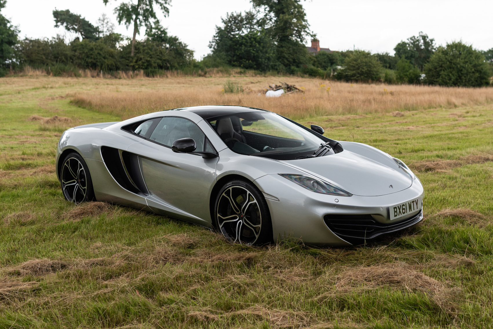 NO RESERVE: 2012 MCLAREN MP4-12C