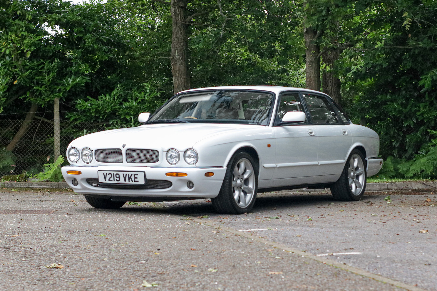 NO RESERVE: 2000 JAGUAR XJR