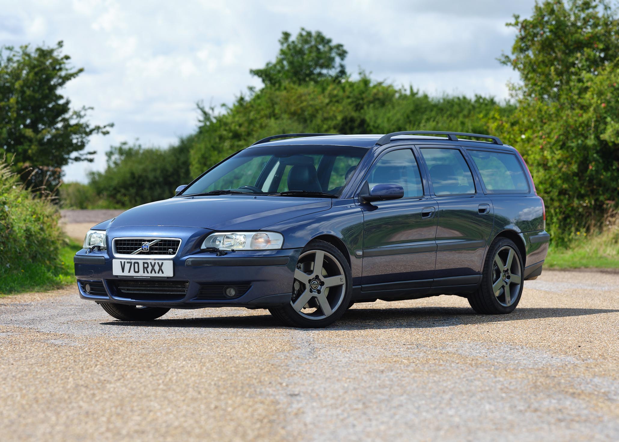 NO RESERVE: 2003 VOLVO V70 R AWD