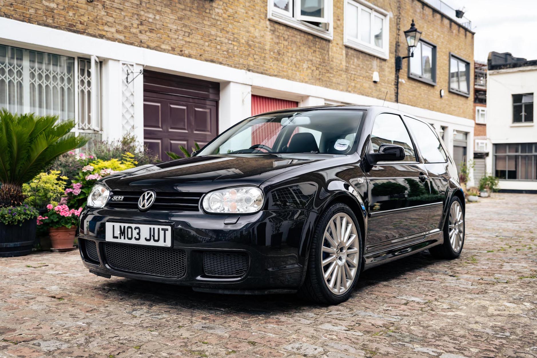 NO RESERVE: 2003 VOLKSWAGEN GOLF (MK4) R32