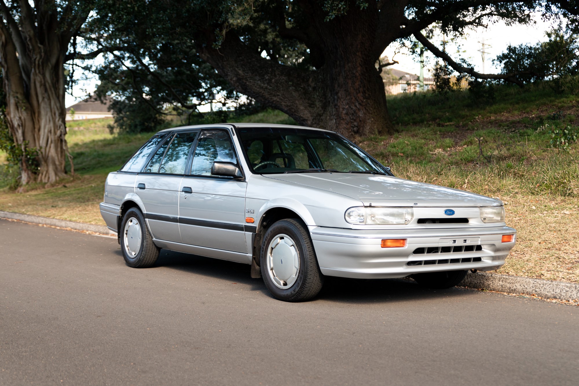 1991 FORD CORSAIR GL HATCHBACK