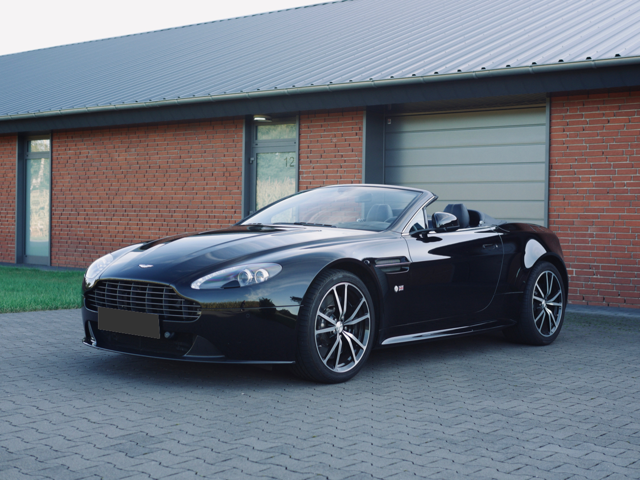 2015 ASTON MARTIN V8 VANTAGE S ROADSTER - SP10