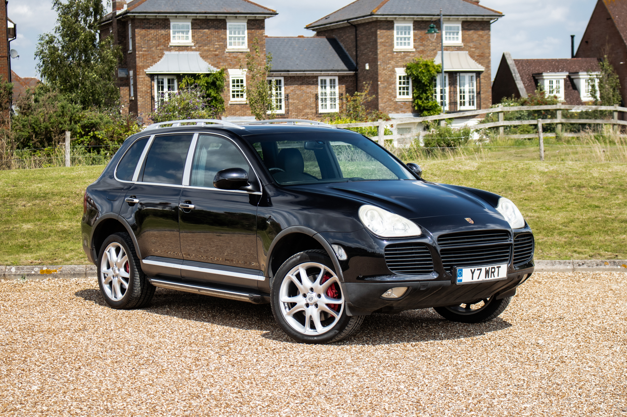 NO RESERVE: 2004 PORSCHE CAYENNE TURBO