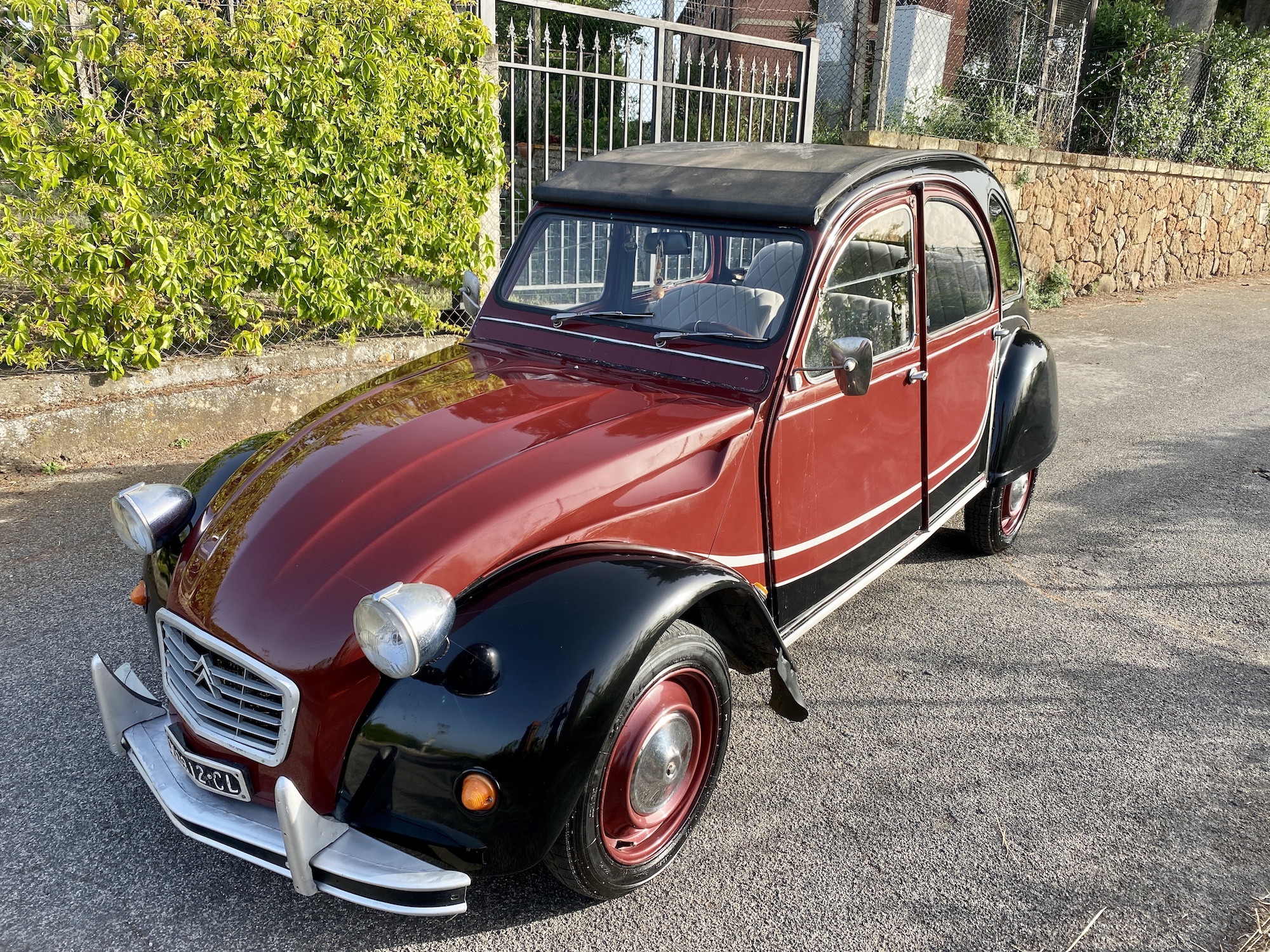 NO RESERVE: 1981 CITROËN 2CV CHARLESTON