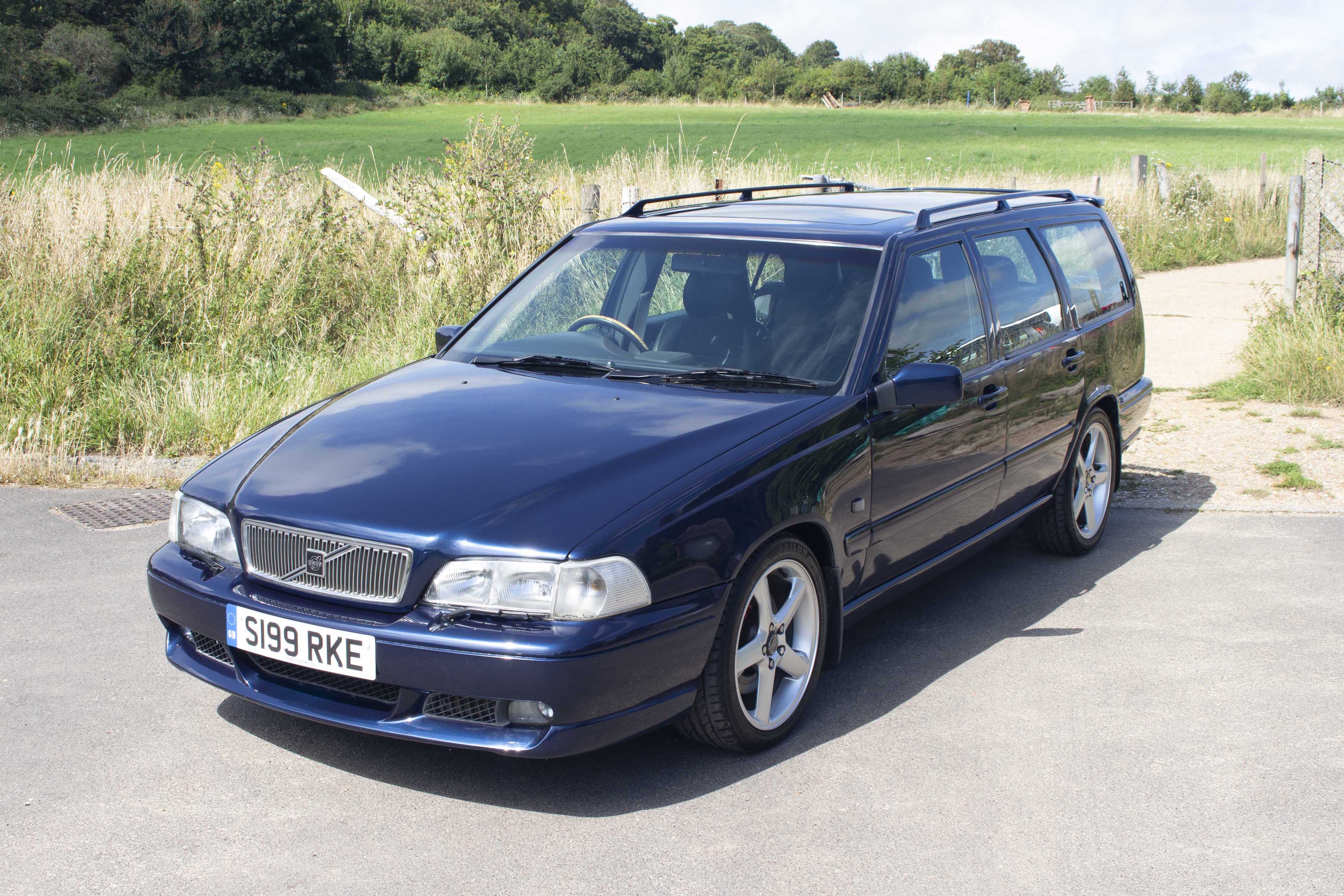 NO RESERVE: 1998 VOLVO V70 R AWD