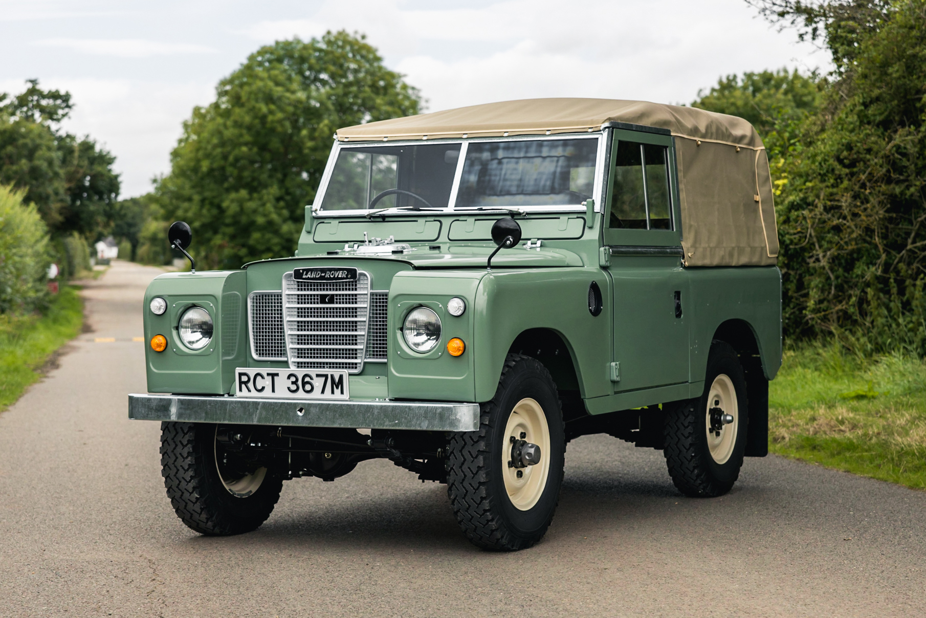 NO RESERVE: 1974 LAND ROVER SERIES III 88"