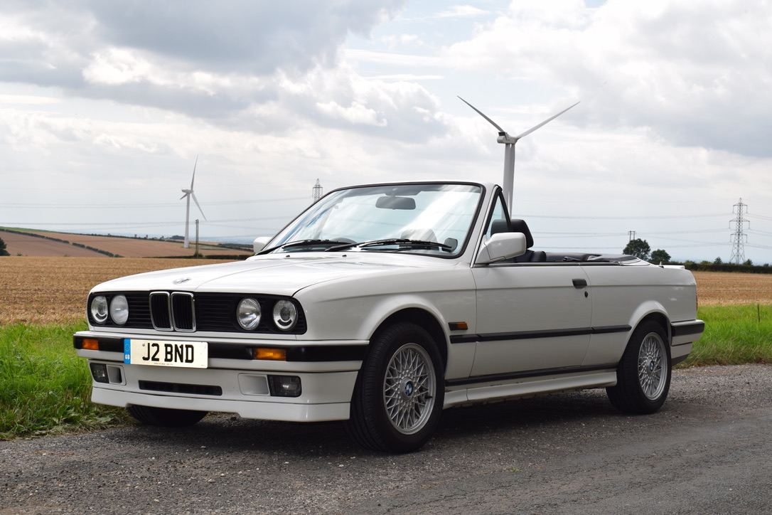 NO RESERVE: 1991 BMW (E30) 325I CONVERTIBLE