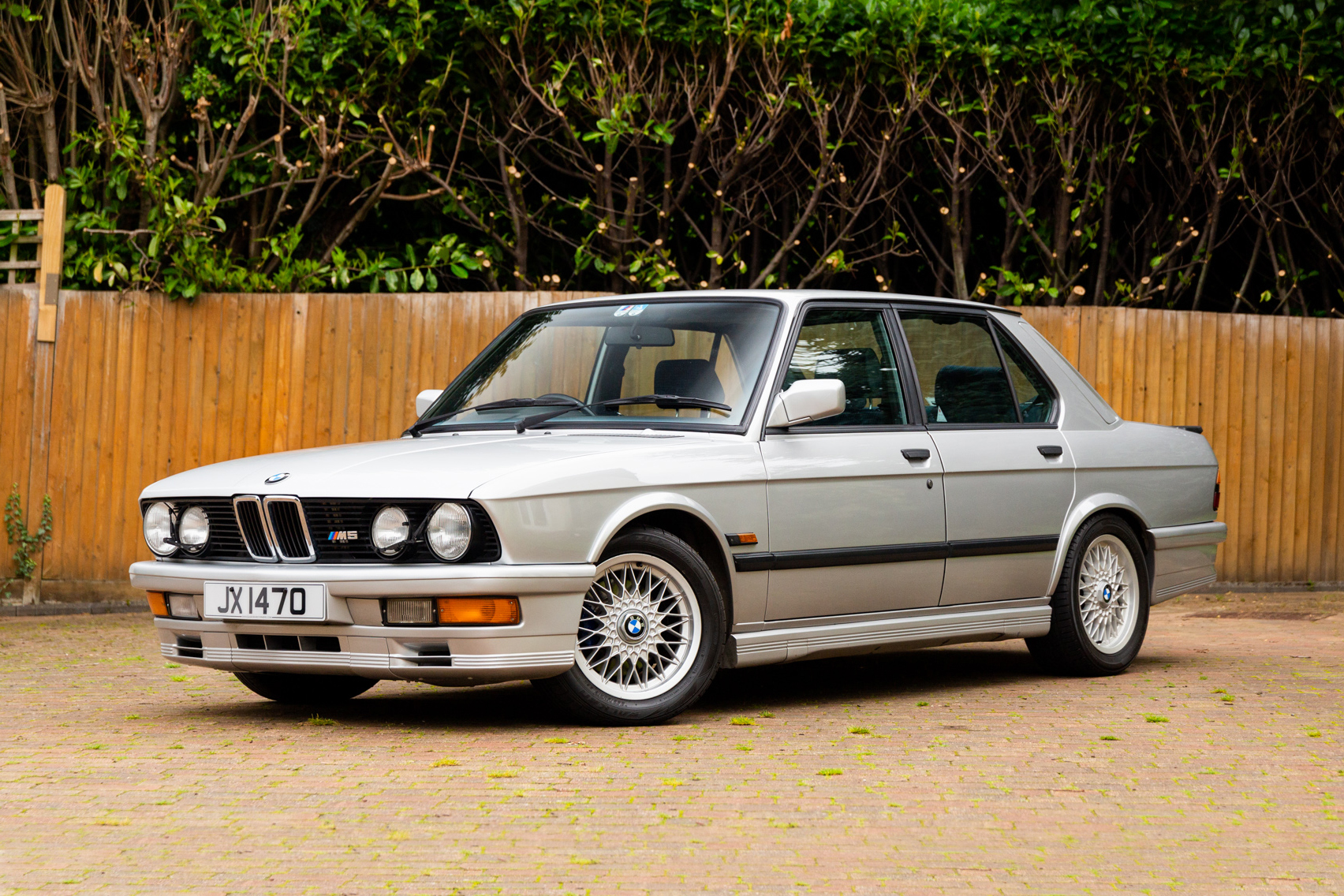 1986 BMW (E28) M5