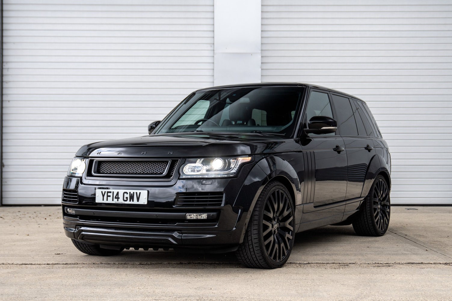 NO RESERVE: 2014 RANGE ROVER VOGUE 'PROJECT KAHN'