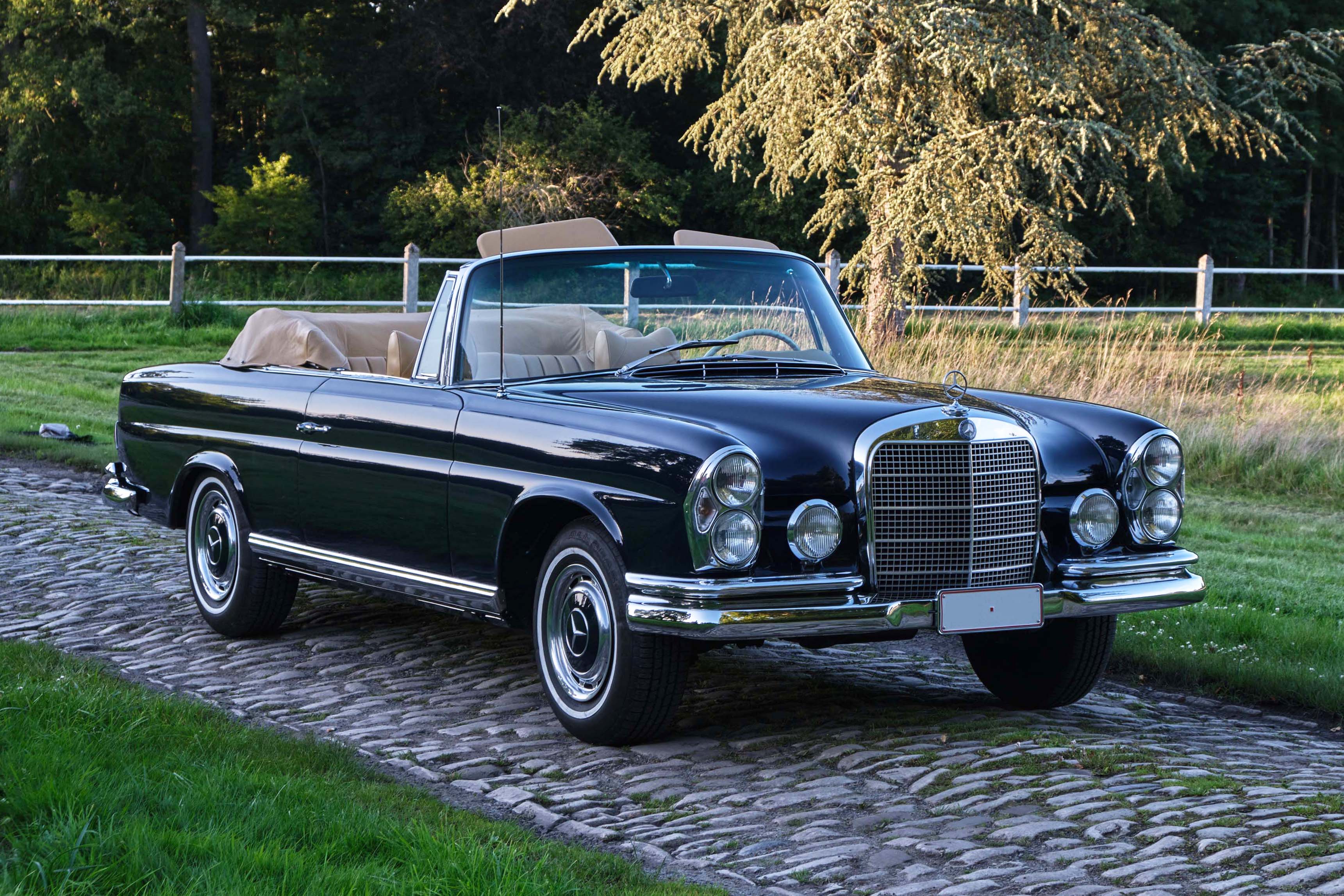 1969 MERCEDES-BENZ (W111) 280 SE CABRIOLET