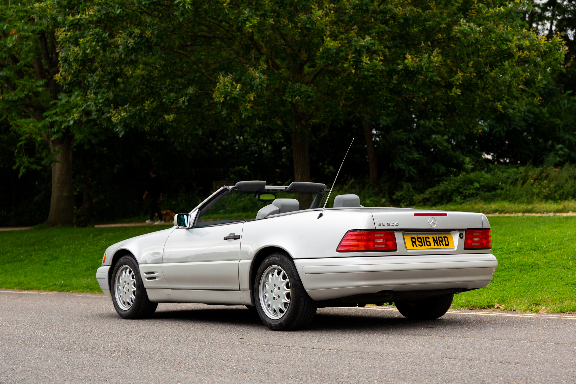 1997 MERCEDESBENZ (R129) SL500 for sale by auction in London, United
