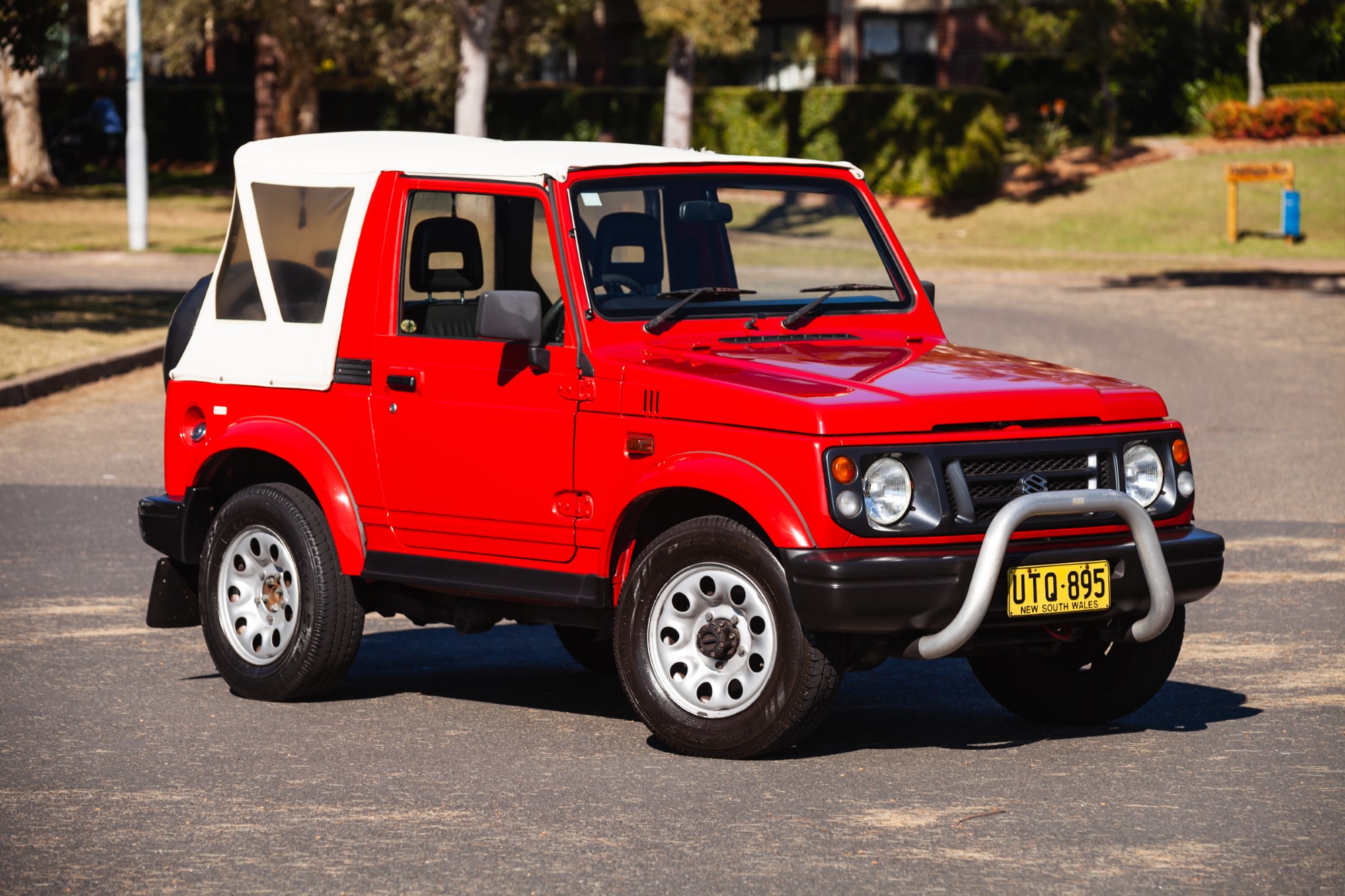 NO RESERVE: 1996 SUZUKI SIERRA JX SOFT TOP