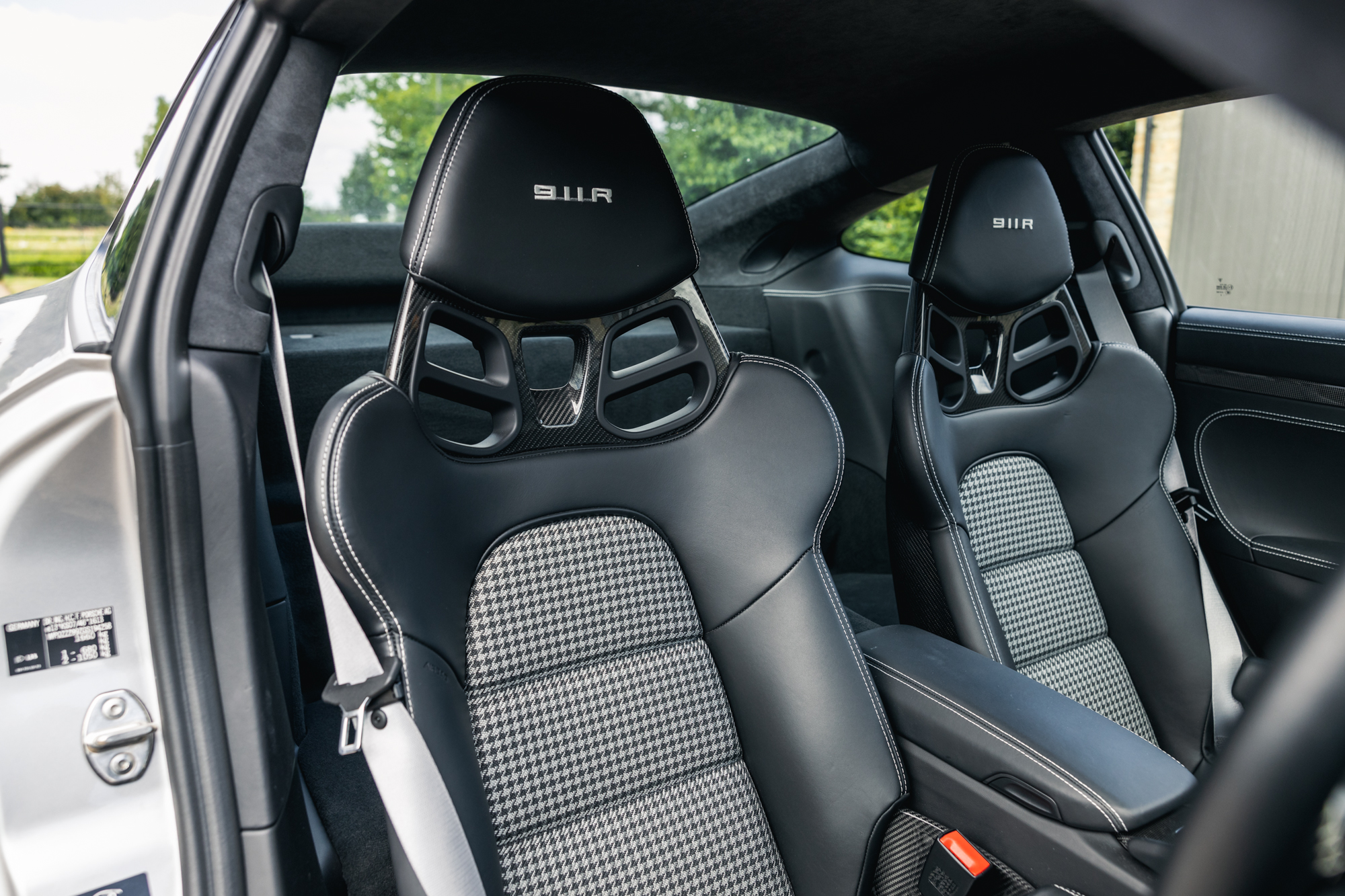 911r seats shop