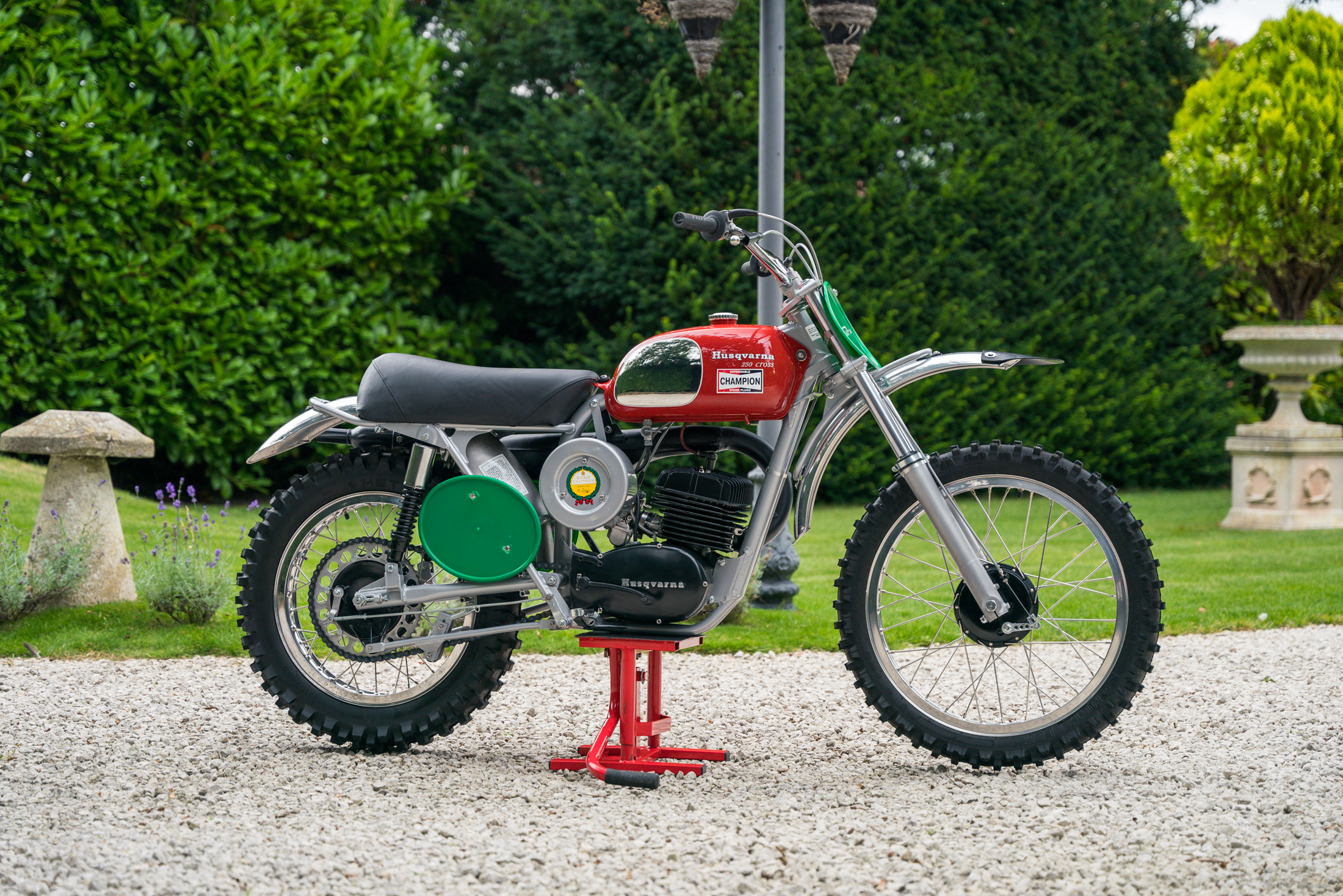 NO RESERVE: 1971 HUSQVARNA 250 CROSS