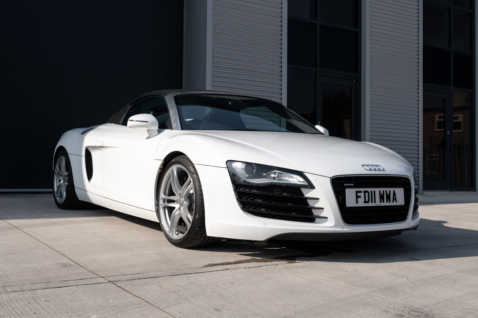 2011 AUDI R8 V8 SPYDER - MANUAL