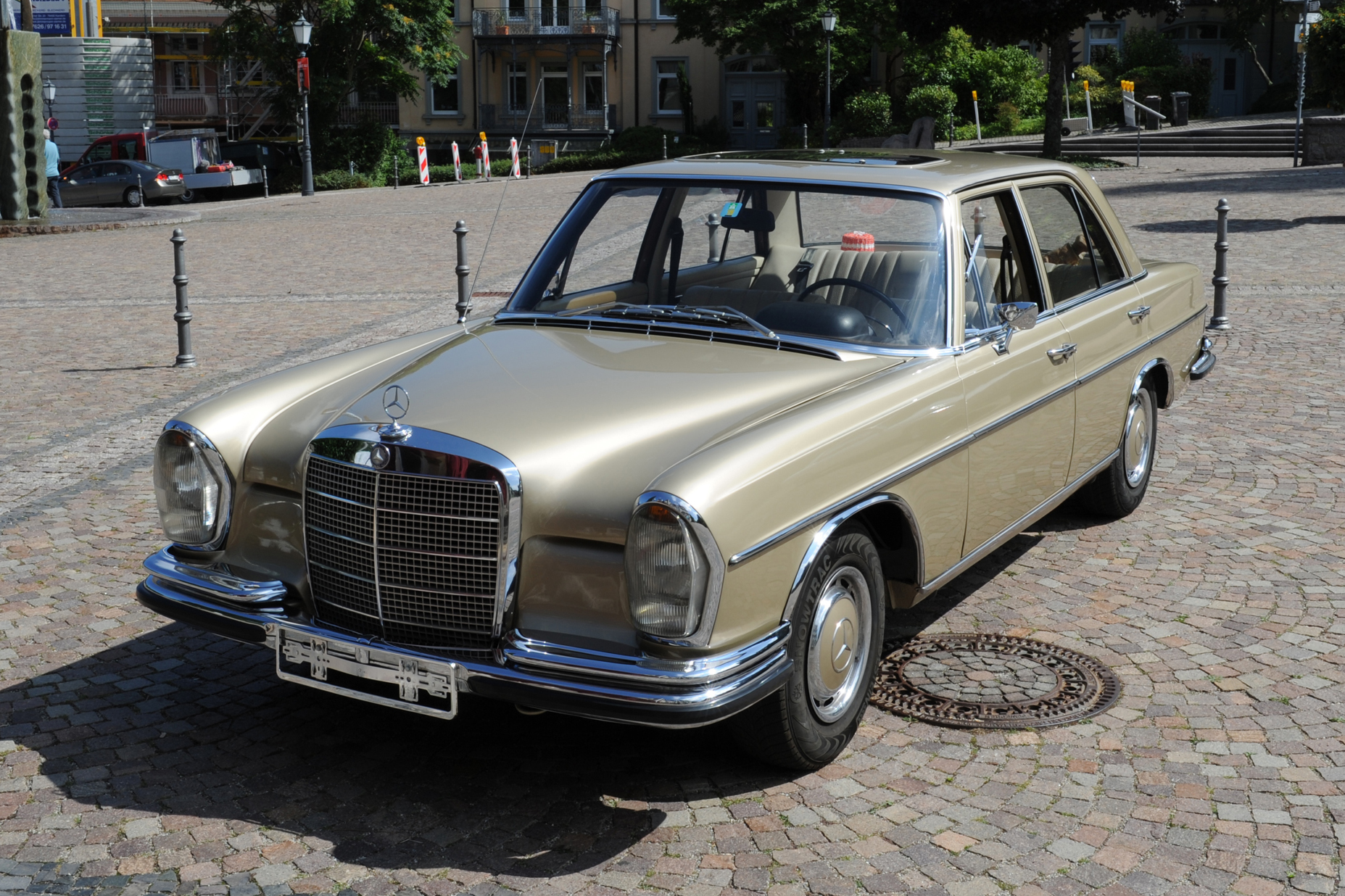 1970 MERCEDES-BENZ (W108) 280 S