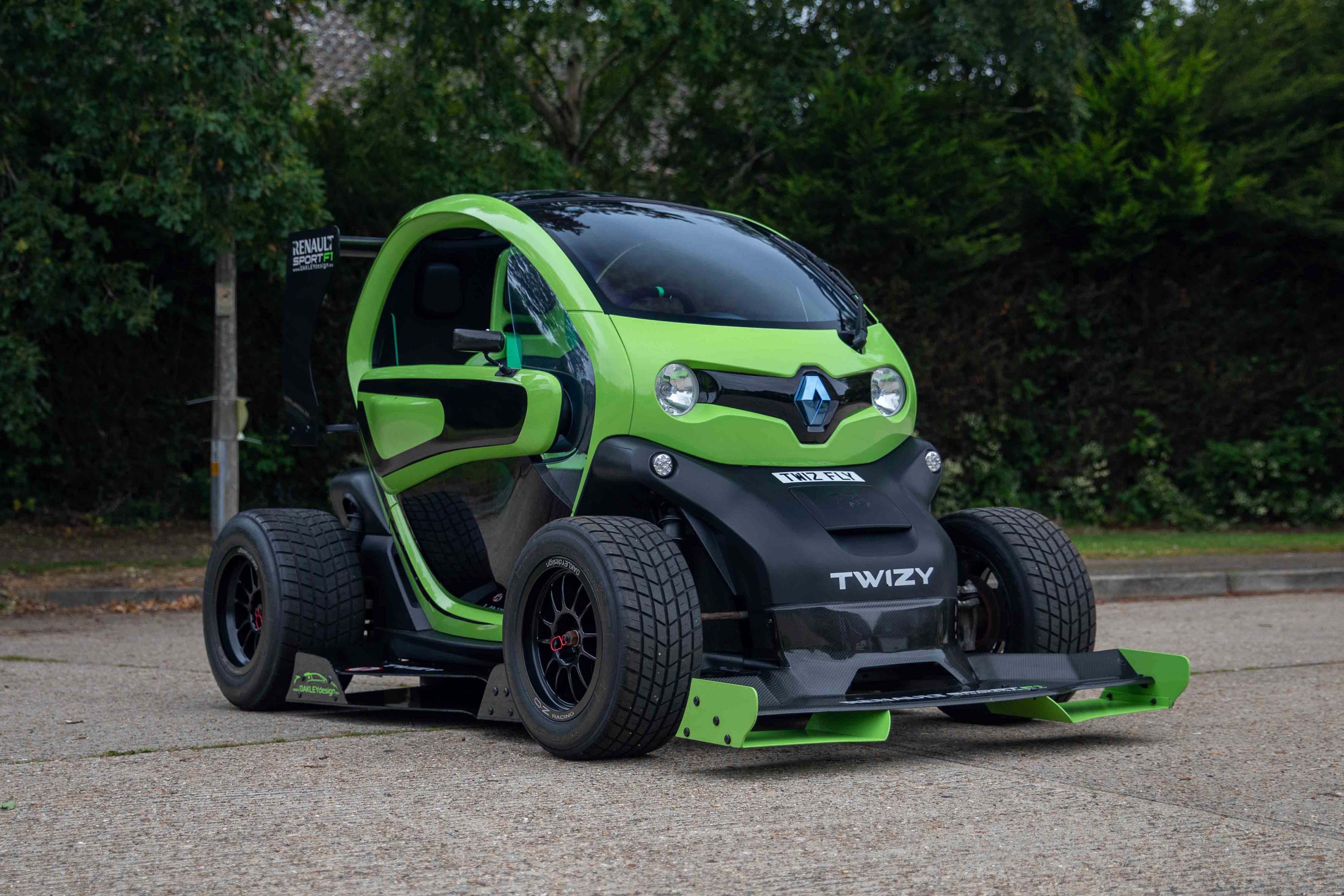 2012 RENAULT TWIZY - OAKLEY DESIGN 1 OF 5