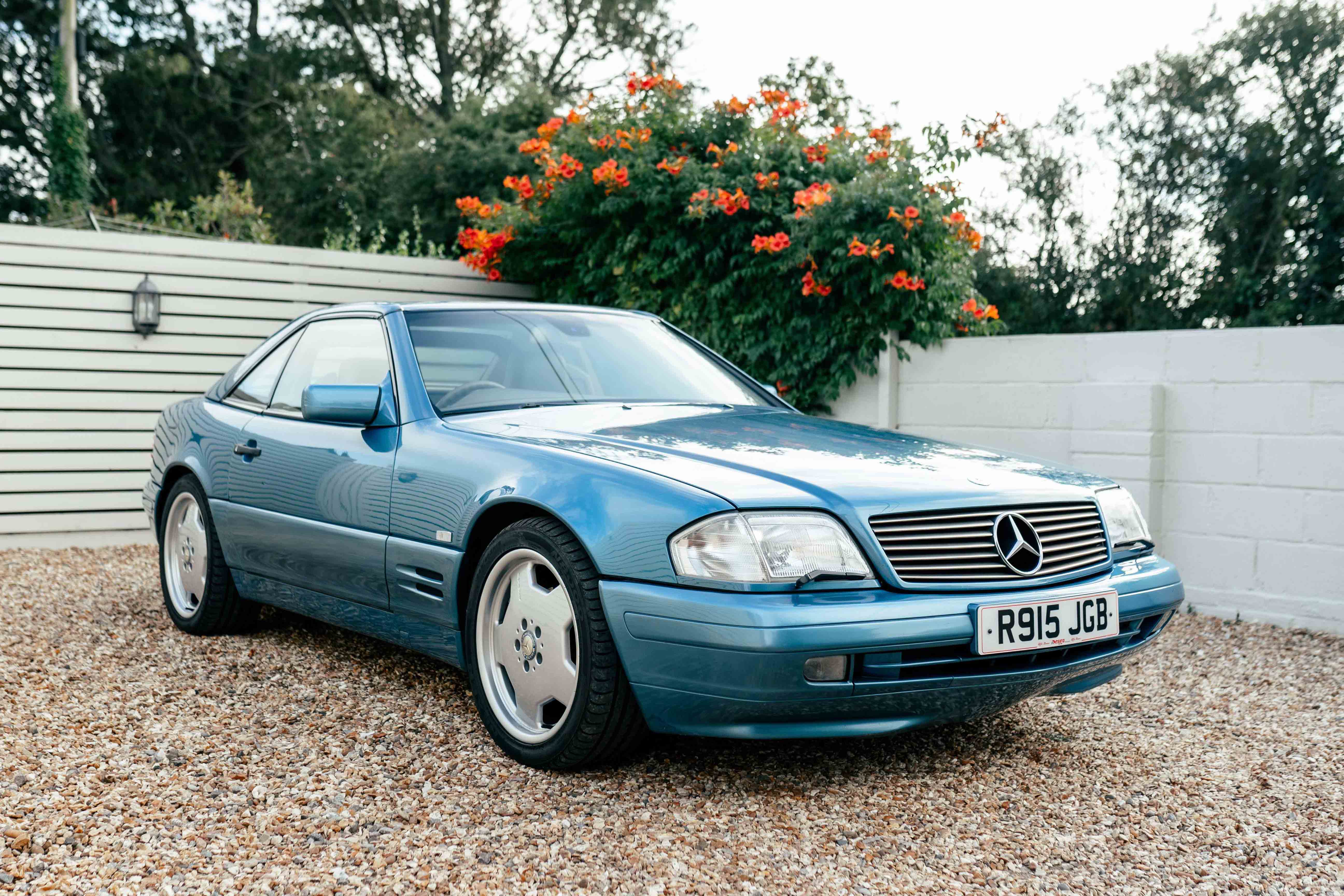 1998 MERCEDES-BENZ (R129) SL320