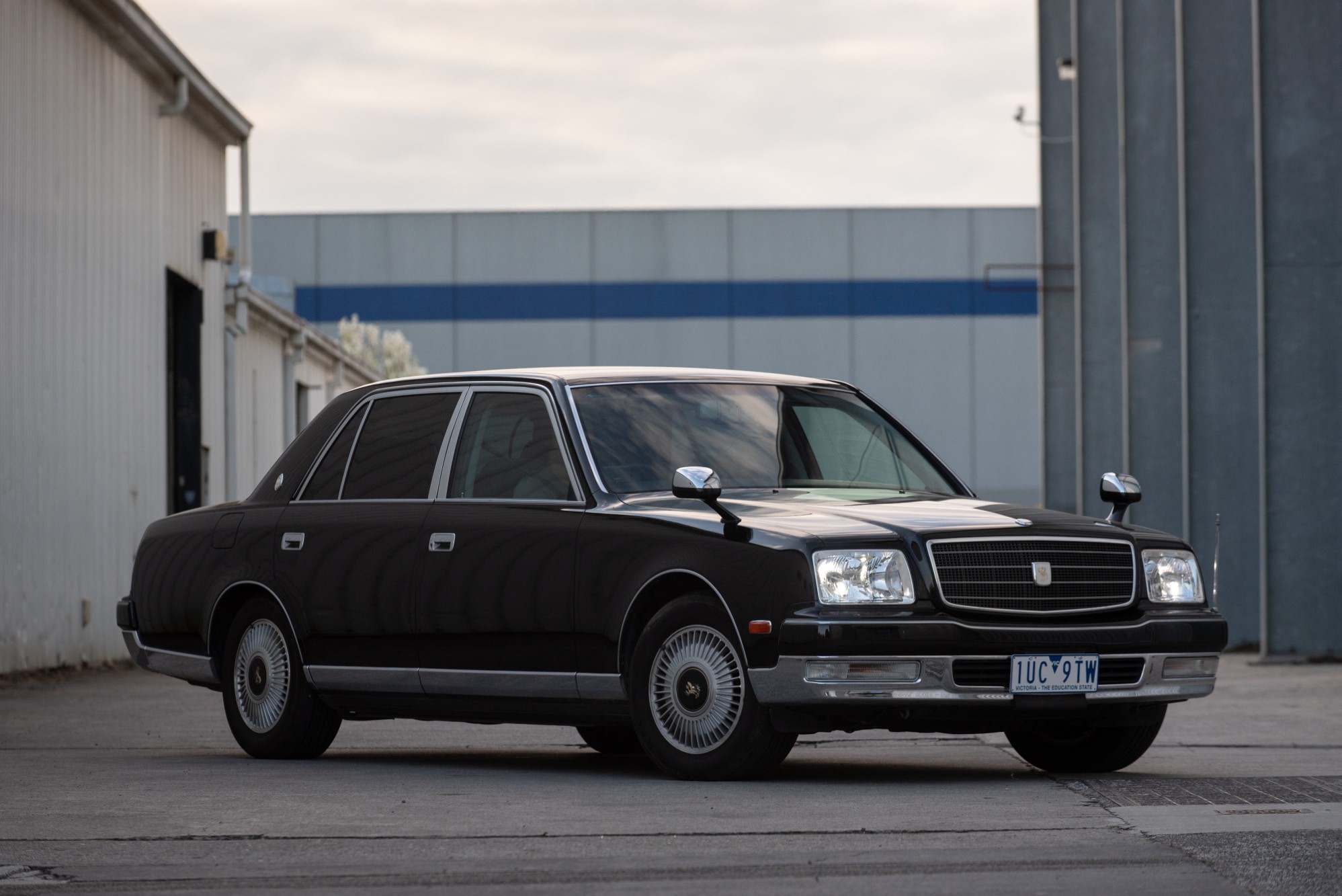 2005 TOYOTA CENTURY V12