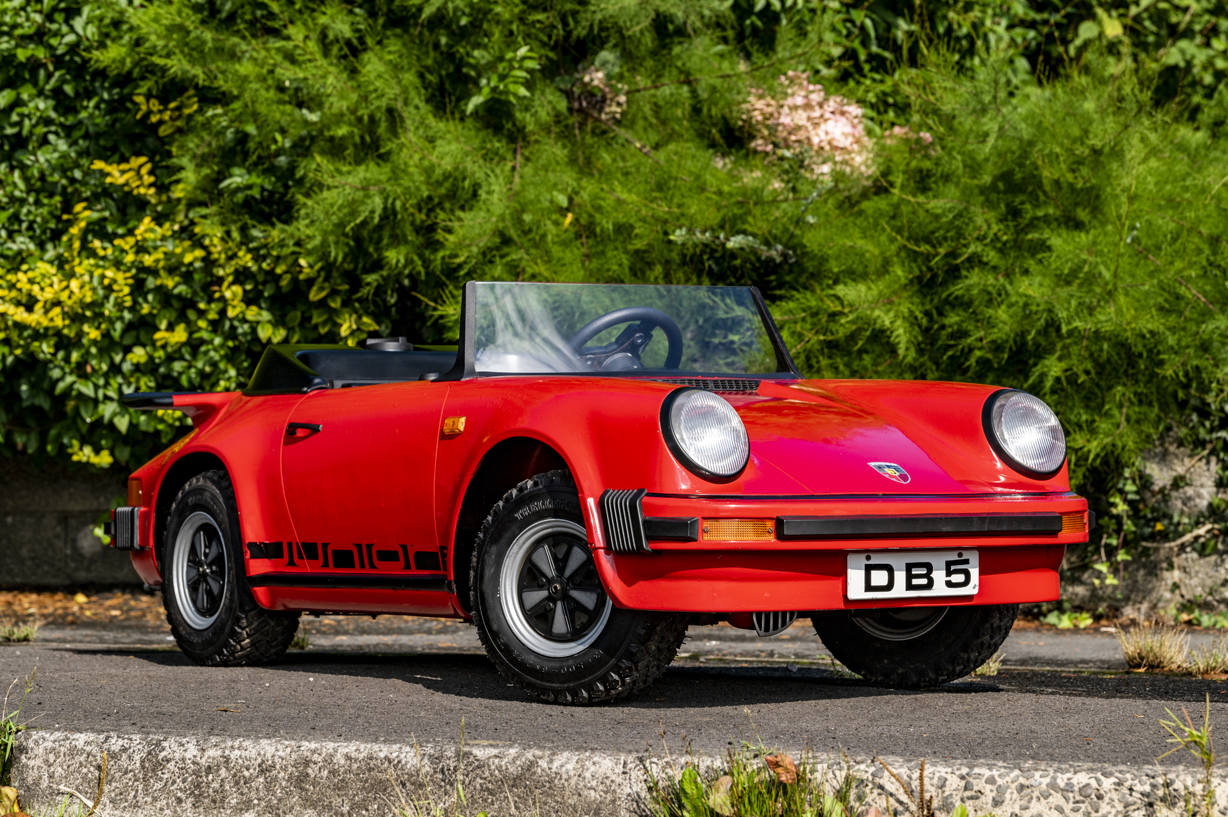 PORSCHE 911 CARRERA JUNIOR CHILDREN'S CAR