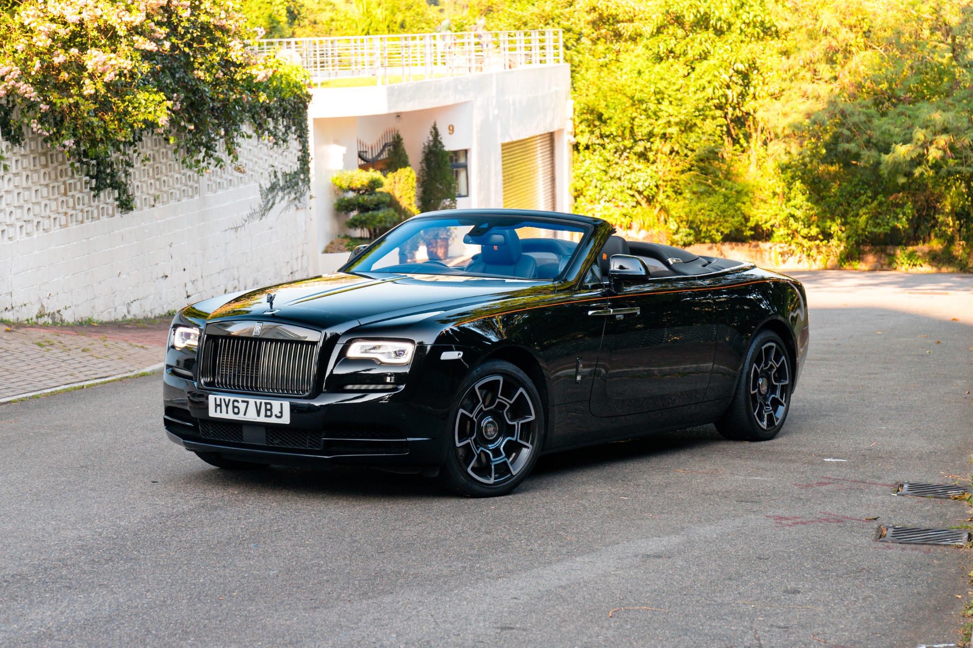 2017 ROLLS-ROYCE DAWN BLACK BADGE