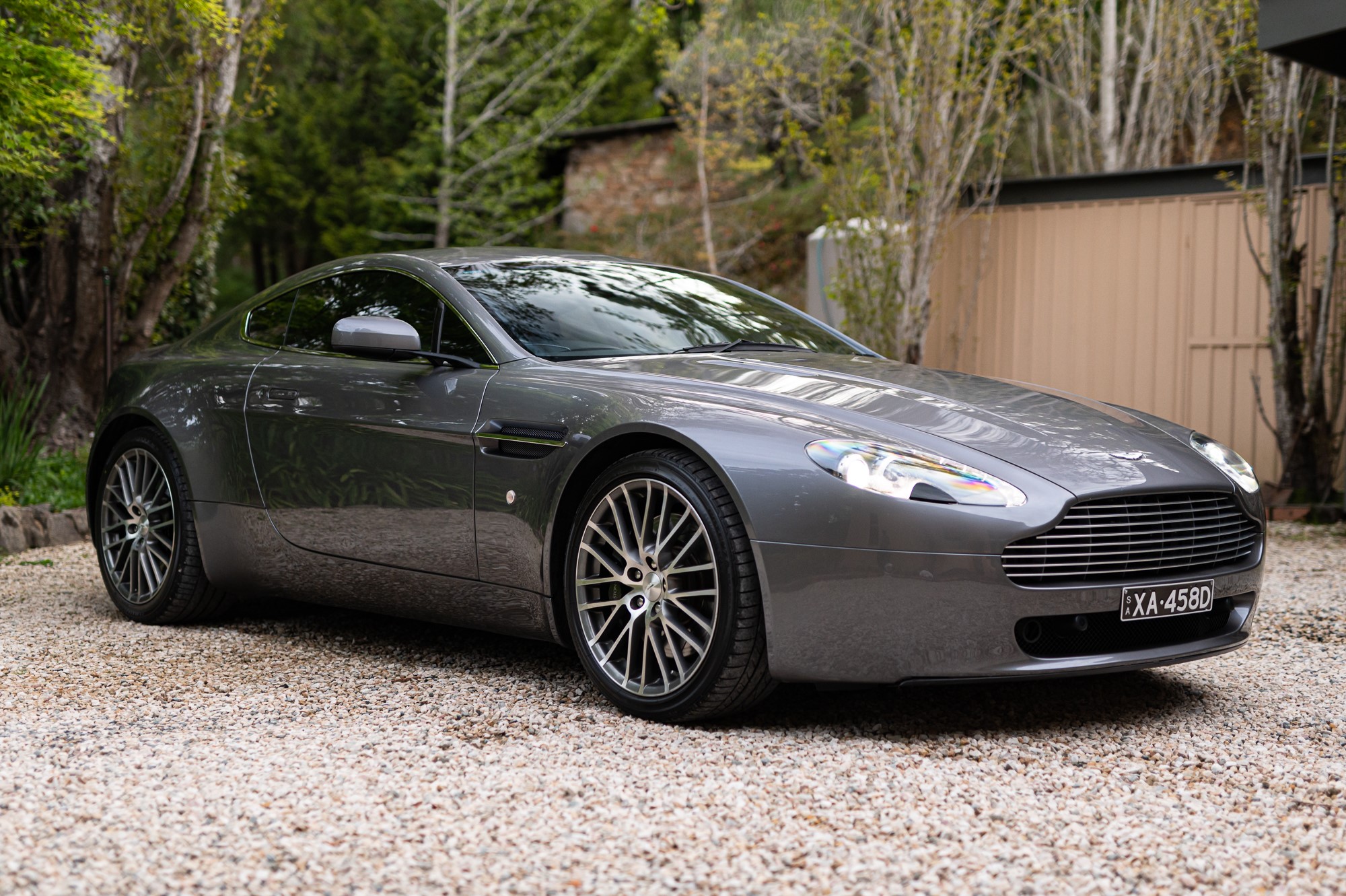 2009 ASTON MARTIN V8 VANTAGE