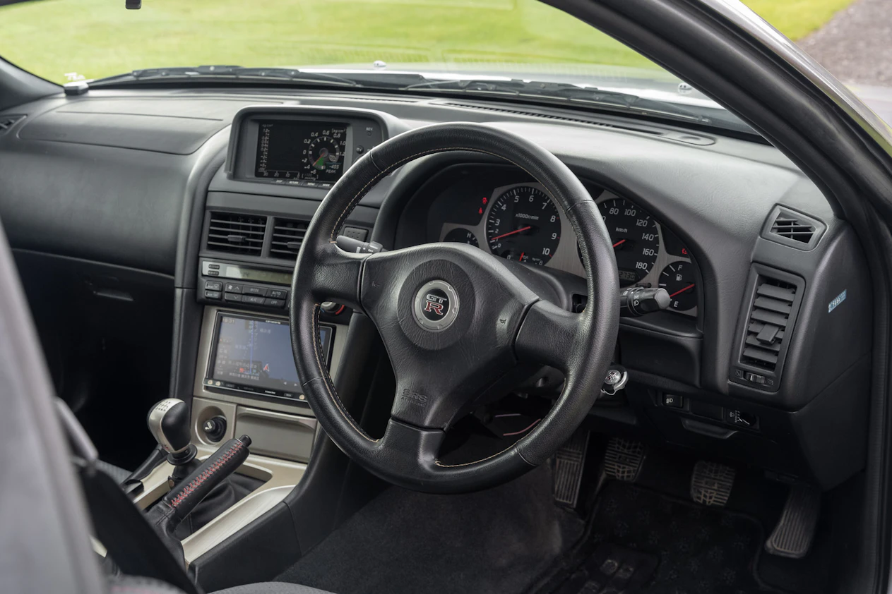 Nissan Skyline R34 Interior nissan-skyline-r34-interior