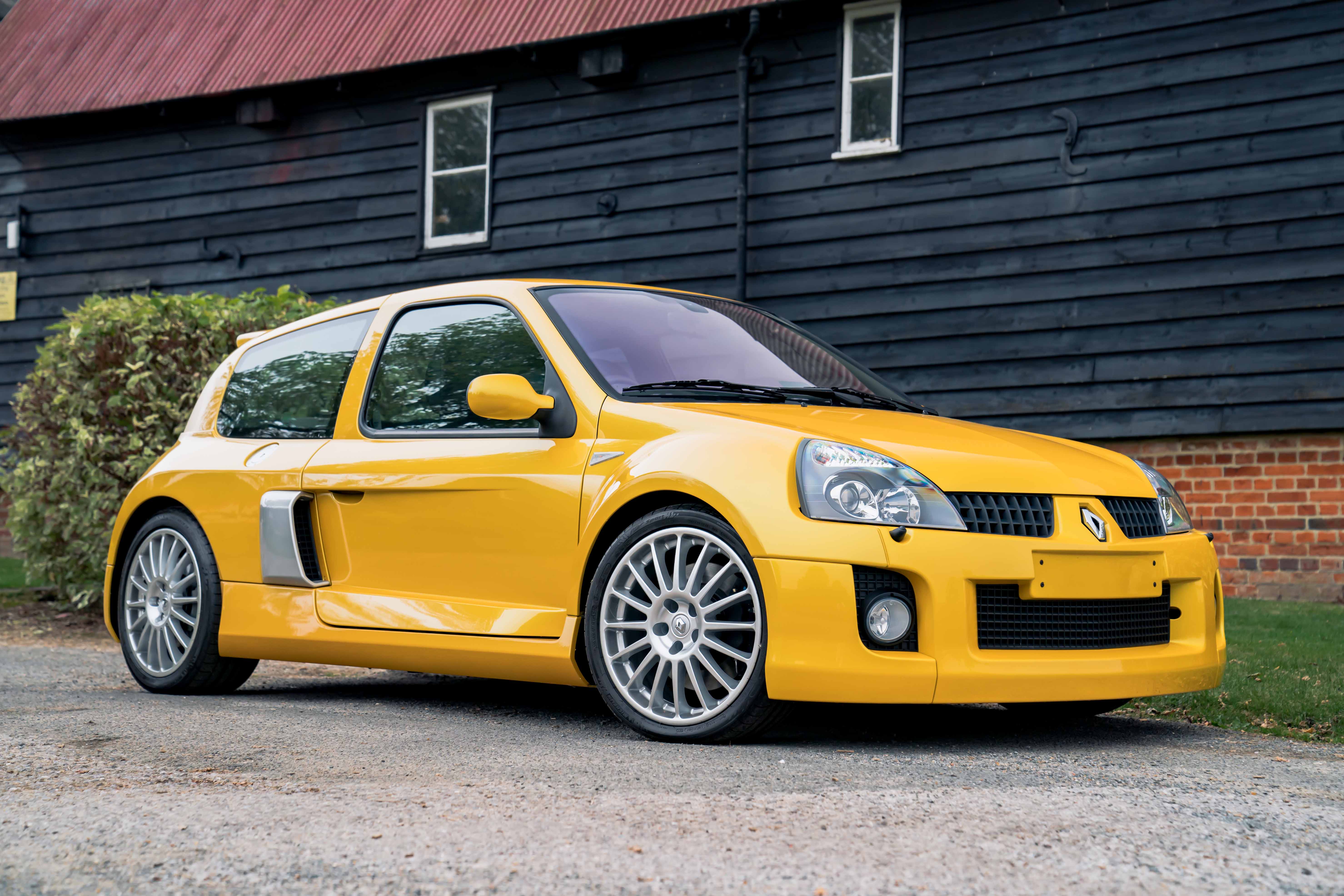2005 RENAULT CLIO V6 PHASE 2 - 980 MILES for sale by auction in ...
